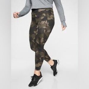 Athleta camo run free leggings women’s size medium
